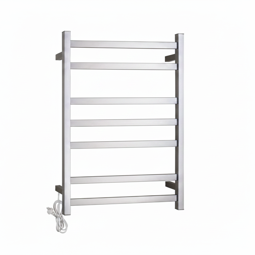 HEATED TOWEL RAIL - CHROME 600MM WIDE (7-BAR)